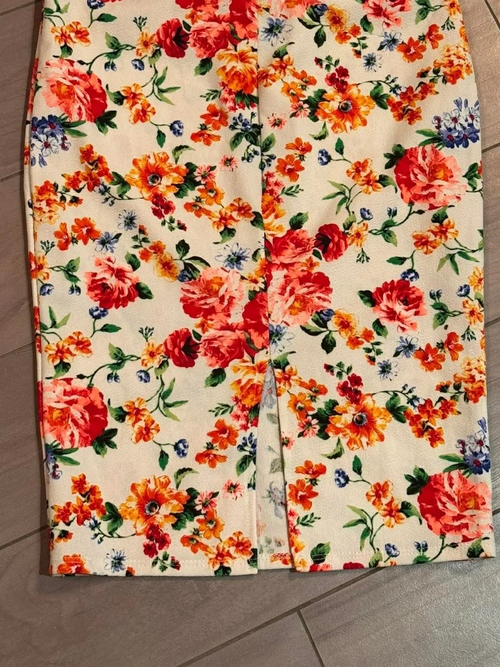 Derek heart Floral Pencil Skirt in Cream LARGE 26” waist 26” length
